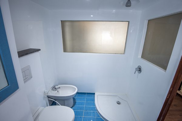 bathroom for suite